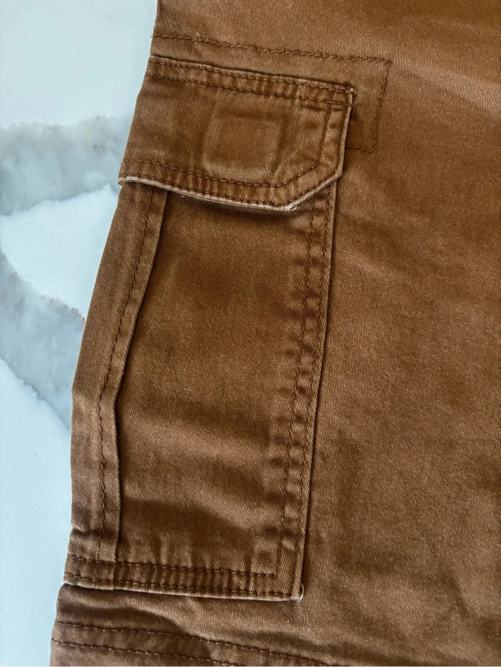 Men's above knee Cargo Shorts in Brown size 36